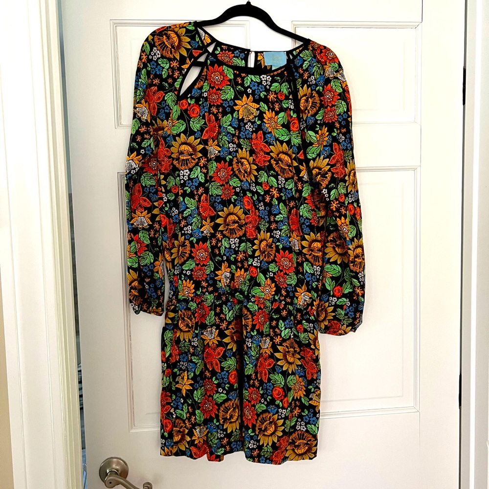 Cute CeCe eye light cut out dress!